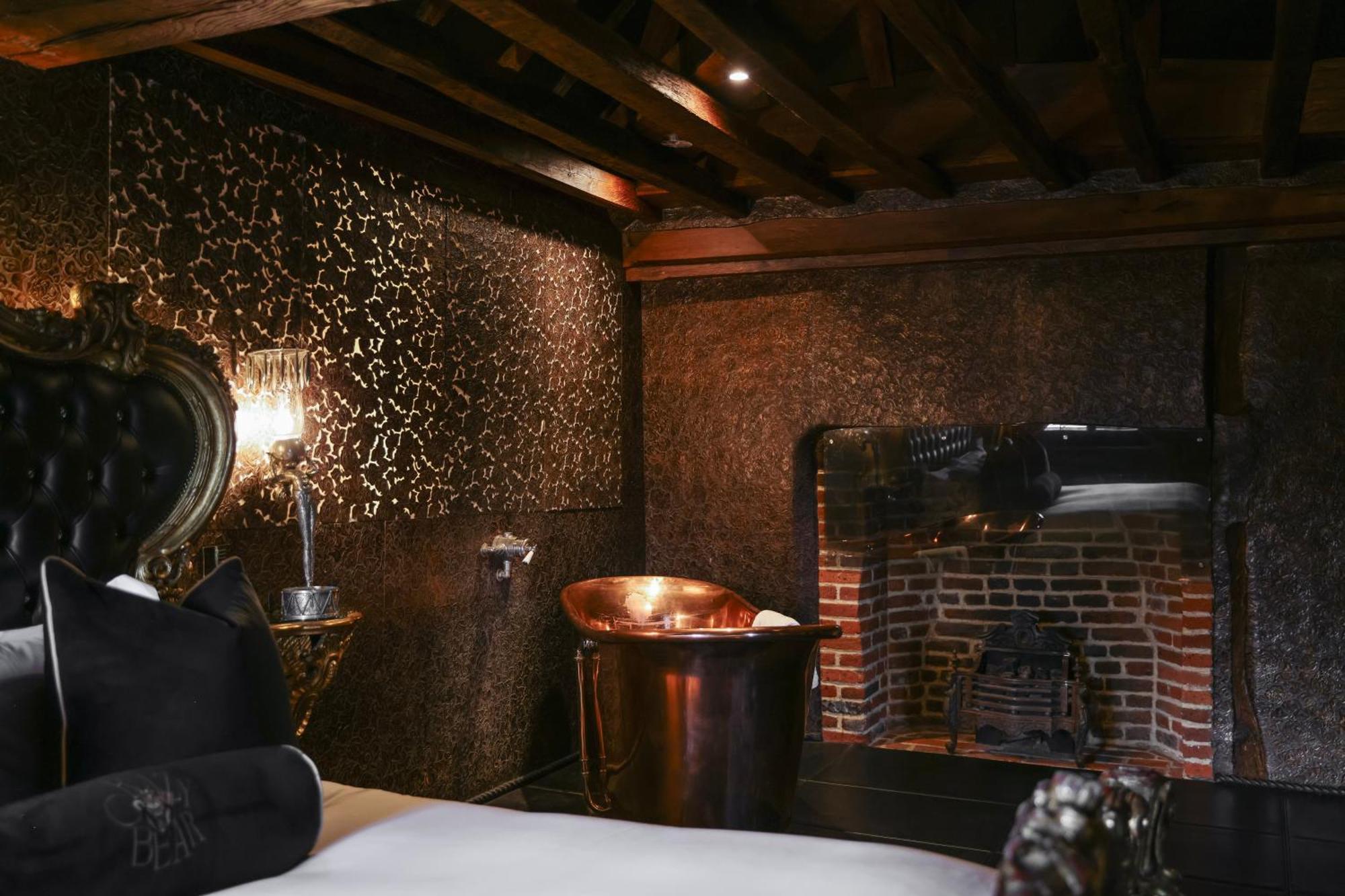 Crazy Bear Beaconsfield Hotel Buitenkant foto